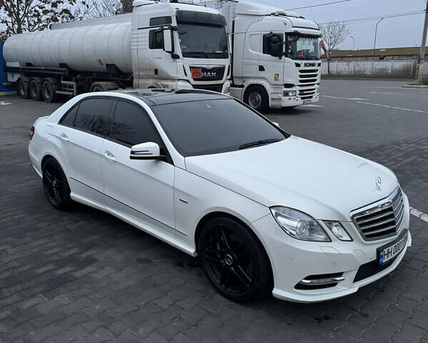 Білий Мерседес Е-Клас, об'ємом двигуна 2.99 л та пробігом 114 тис. км за 19500 $, фото 8 на Automoto.ua