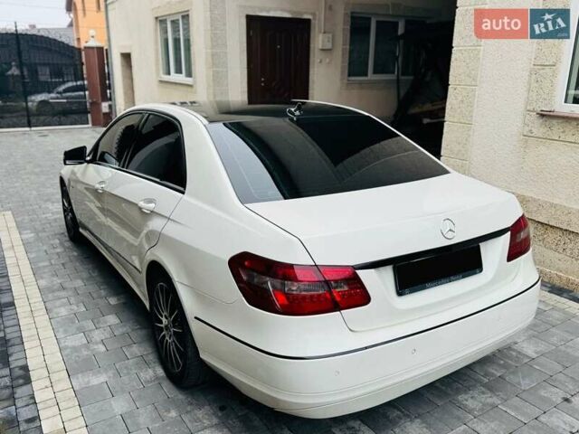 Белый Мерседес Е-Класс, объемом двигателя 2.2 л и пробегом 331 тыс. км за 11700 $, фото 50 на Automoto.ua