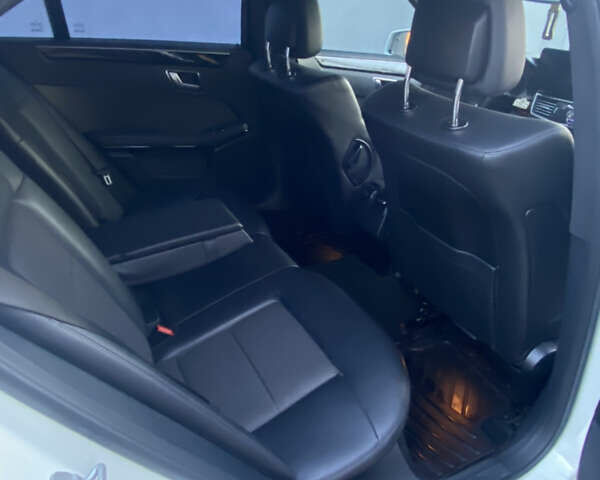 Білий Мерседес Е-Клас, об'ємом двигуна 1.8 л та пробігом 254 тис. км за 13200 $, фото 48 на Automoto.ua