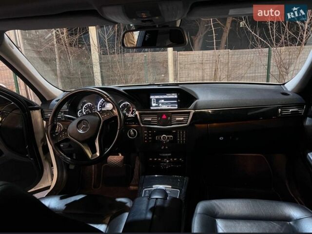 Білий Мерседес Е-Клас, об'ємом двигуна 2.99 л та пробігом 312 тис. км за 13000 $, фото 9 на Automoto.ua