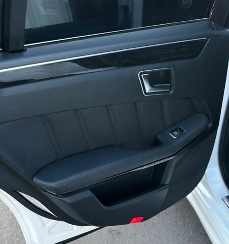 Белый Мерседес Е-Класс, объемом двигателя 2.2 л и пробегом 368 тыс. км за 14400 $, фото 22 на Automoto.ua