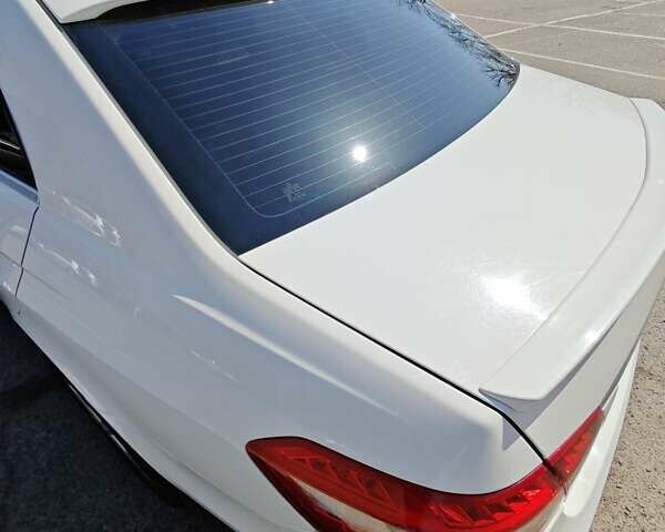 Белый Мерседес Е-Класс, объемом двигателя 2.2 л и пробегом 356 тыс. км за 13700 $, фото 8 на Automoto.ua