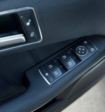 Белый Мерседес Е-Класс, объемом двигателя 2.2 л и пробегом 368 тыс. км за 14400 $, фото 17 на Automoto.ua