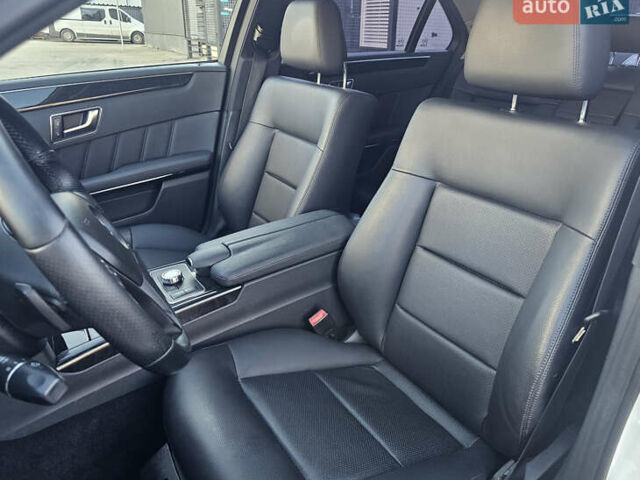 Белый Мерседес Е-Класс, объемом двигателя 2.2 л и пробегом 222 тыс. км за 18500 $, фото 15 на Automoto.ua