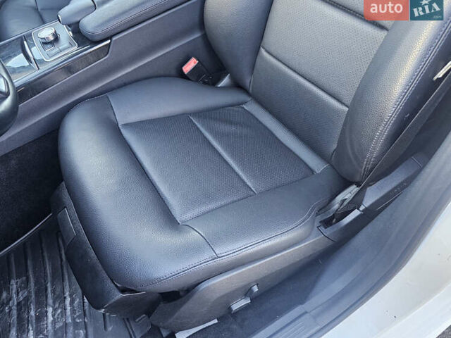 Белый Мерседес Е-Класс, объемом двигателя 2.2 л и пробегом 222 тыс. км за 18500 $, фото 14 на Automoto.ua