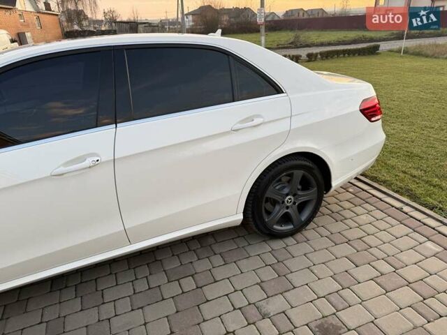 Белый Мерседес Е-Класс, объемом двигателя 2.14 л и пробегом 248 тыс. км за 14900 $, фото 3 на Automoto.ua