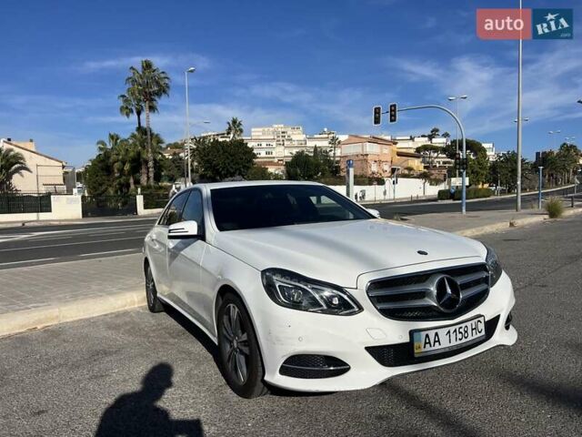 Белый Мерседес Е-Класс, объемом двигателя 2.1 л и пробегом 225 тыс. км за 13500 $, фото 2 на Automoto.ua