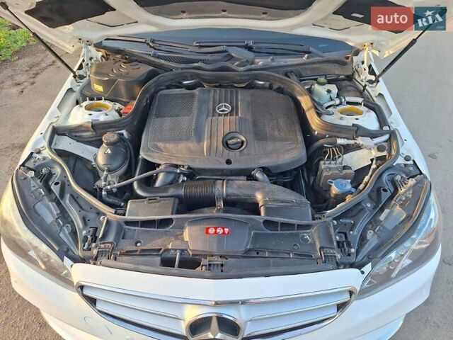 Білий Мерседес Е-Клас, об'ємом двигуна 2.2 л та пробігом 261 тис. км за 16500 $, фото 32 на Automoto.ua