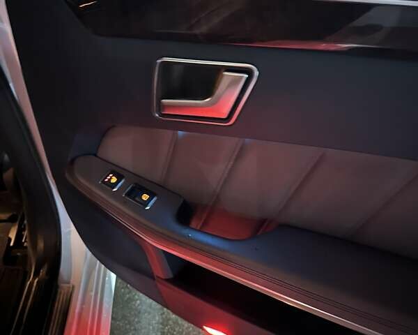 Білий Мерседес Е-Клас, об'ємом двигуна 1.99 л та пробігом 195 тис. км за 18800 $, фото 31 на Automoto.ua