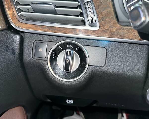 Білий Мерседес Е-Клас, об'ємом двигуна 1.99 л та пробігом 195 тис. км за 18800 $, фото 45 на Automoto.ua