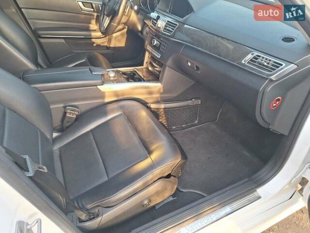 Білий Мерседес Е-Клас, об'ємом двигуна 2.2 л та пробігом 261 тис. км за 16500 $, фото 28 на Automoto.ua