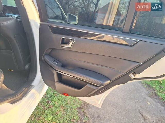 Білий Мерседес Е-Клас, об'ємом двигуна 2.2 л та пробігом 261 тис. км за 16500 $, фото 31 на Automoto.ua