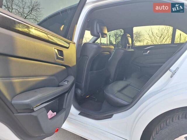 Білий Мерседес Е-Клас, об'ємом двигуна 2.2 л та пробігом 261 тис. км за 16500 $, фото 30 на Automoto.ua