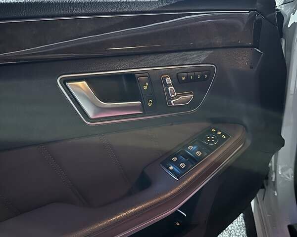 Білий Мерседес Е-Клас, об'ємом двигуна 1.99 л та пробігом 195 тис. км за 18800 $, фото 24 на Automoto.ua