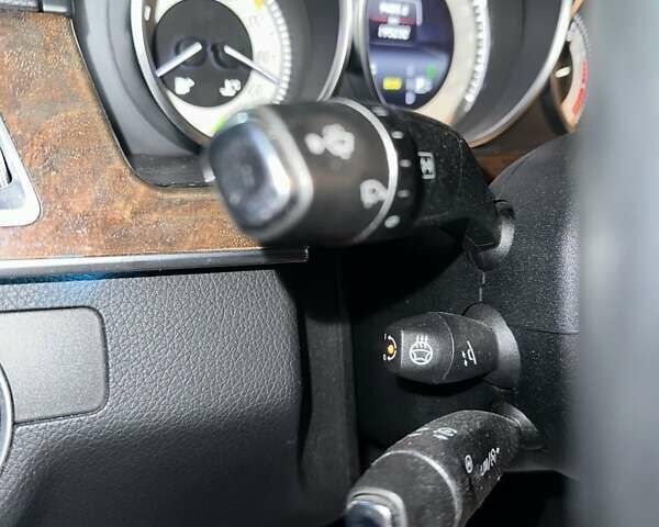 Білий Мерседес Е-Клас, об'ємом двигуна 1.99 л та пробігом 195 тис. км за 18800 $, фото 46 на Automoto.ua