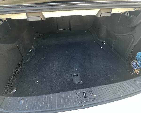 Белый Мерседес Е-Класс, объемом двигателя 2.1 л и пробегом 225 тыс. км за 13500 $, фото 14 на Automoto.ua