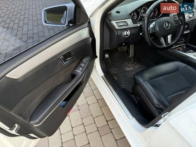 Белый Мерседес Е-Класс, объемом двигателя 2.14 л и пробегом 248 тыс. км за 14900 $, фото 17 на Automoto.ua