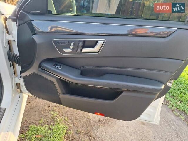 Білий Мерседес Е-Клас, об'ємом двигуна 2.2 л та пробігом 261 тис. км за 16500 $, фото 25 на Automoto.ua