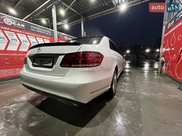 Білий Мерседес Е-Клас, об'ємом двигуна 1.99 л та пробігом 195 тис. км за 18800 $, фото 9 на Automoto.ua