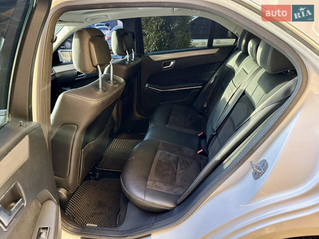 Белый Мерседес Е-Класс, объемом двигателя 2.14 л и пробегом 250 тыс. км за 15500 $, фото 13 на Automoto.ua