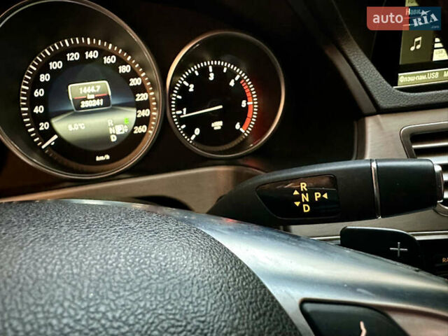 Белый Мерседес Е-Класс, объемом двигателя 2.14 л и пробегом 250 тыс. км за 15500 $, фото 36 на Automoto.ua