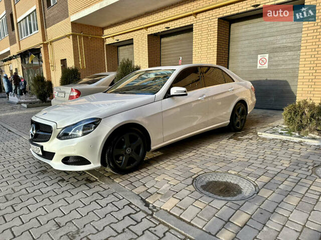 Белый Мерседес Е-Класс, объемом двигателя 2.14 л и пробегом 250 тыс. км за 15500 $, фото 4 на Automoto.ua
