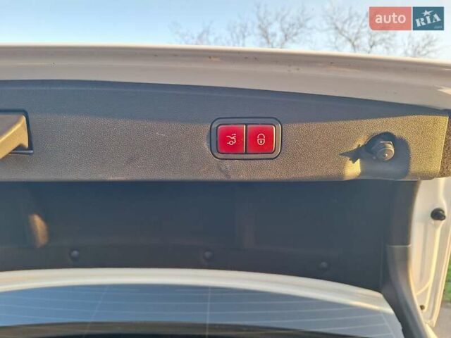 Білий Мерседес Е-Клас, об'ємом двигуна 2.2 л та пробігом 261 тис. км за 16500 $, фото 35 на Automoto.ua