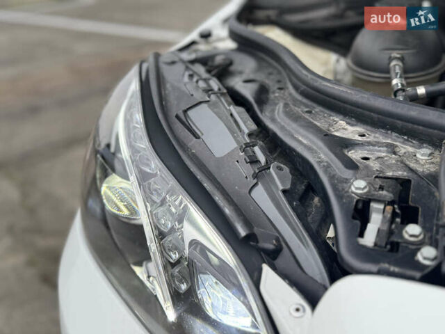 Білий Мерседес Е-Клас, об'ємом двигуна 2.2 л та пробігом 175 тис. км за 18700 $, фото 18 на Automoto.ua