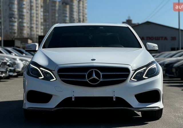 Белый Мерседес Е-Класс, объемом двигателя 3.5 л и пробегом 109 тыс. км за 21999 $, фото 1 на Automoto.ua