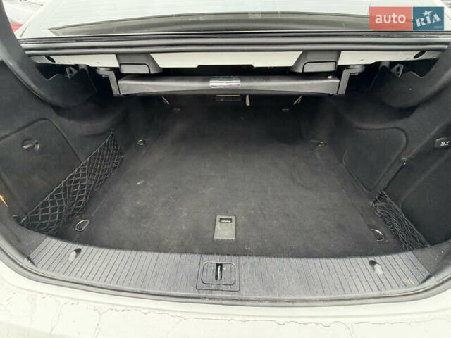 Белый Мерседес Е-Класс, объемом двигателя 3.5 л и пробегом 249 тыс. км за 19999 $, фото 29 на Automoto.ua