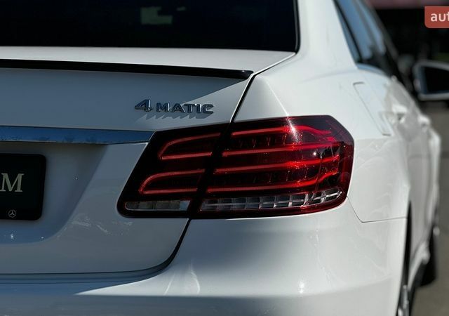 Белый Мерседес Е-Класс, объемом двигателя 3.5 л и пробегом 109 тыс. км за 21999 $, фото 45 на Automoto.ua