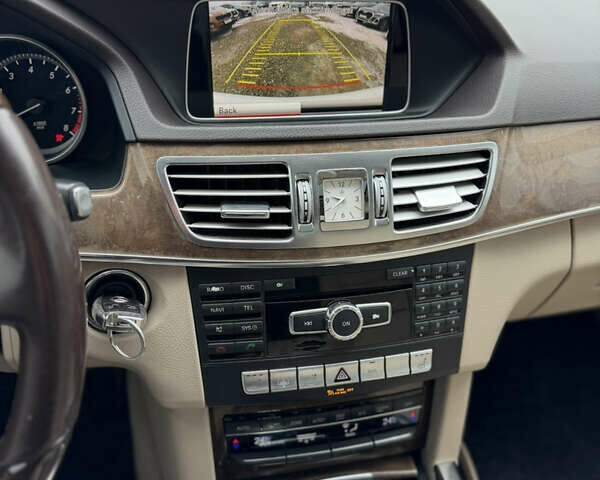 Белый Мерседес Е-Класс, объемом двигателя 3.5 л и пробегом 249 тыс. км за 19999 $, фото 45 на Automoto.ua