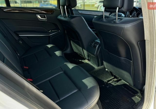 Белый Мерседес Е-Класс, объемом двигателя 3.5 л и пробегом 109 тыс. км за 21999 $, фото 20 на Automoto.ua