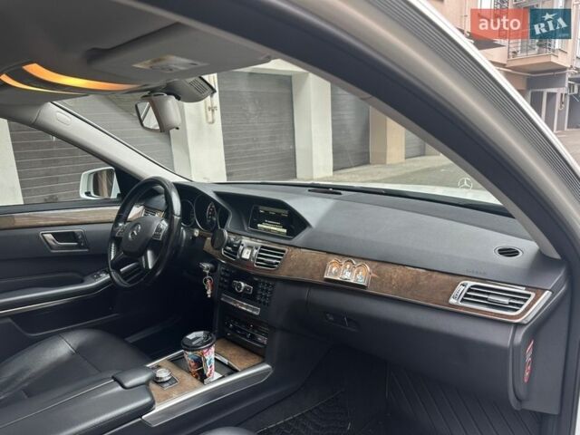 Білий Мерседес Е-Клас, об'ємом двигуна 2.2 л та пробігом 265 тис. км за 19900 $, фото 35 на Automoto.ua