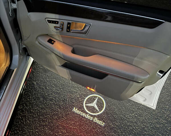 Белый Мерседес Е-Класс, объемом двигателя 3.5 л и пробегом 135 тыс. км за 23300 $, фото 32 на Automoto.ua