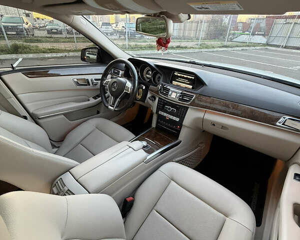 Белый Мерседес Е-Класс, объемом двигателя 3.5 л и пробегом 135 тыс. км за 23300 $, фото 24 на Automoto.ua