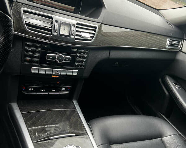 Белый Мерседес Е-Класс, объемом двигателя 3.5 л и пробегом 175 тыс. км за 19800 $, фото 15 на Automoto.ua