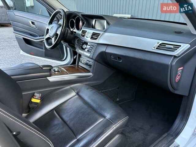Мерседес Е-Клас 2014 у Одесі на Automoto.ua Білий Мерседес Е-Клас, об'ємом двигуна 2.14 л та пробігом 270 тис. км за 19500 $, фото 11 на Automoto.ua