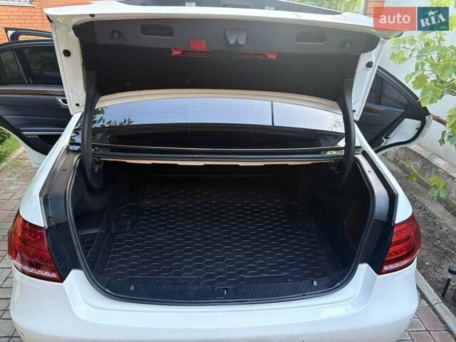 Мерседес Е-Клас 2014 у Одесі на Automoto.ua Білий Мерседес Е-Клас, об'ємом двигуна 2.14 л та пробігом 270 тис. км за 19500 $, фото 16 на Automoto.ua