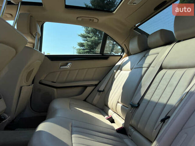 Белый Мерседес Е-Класс, объемом двигателя 2.14 л и пробегом 170 тыс. км за 19999 $, фото 18 на Automoto.ua