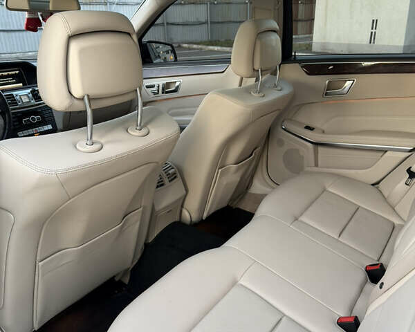 Белый Мерседес Е-Класс, объемом двигателя 3.5 л и пробегом 135 тыс. км за 23300 $, фото 20 на Automoto.ua