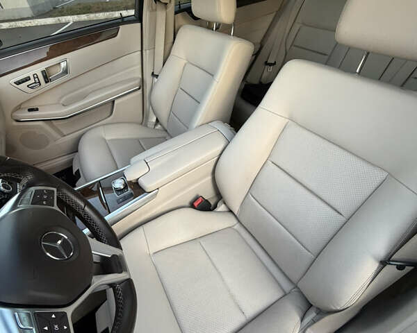 Белый Мерседес Е-Класс, объемом двигателя 3.5 л и пробегом 135 тыс. км за 23300 $, фото 17 на Automoto.ua