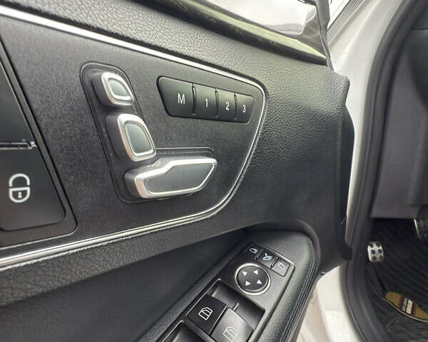 Белый Мерседес Е-Класс, объемом двигателя 3.5 л и пробегом 175 тыс. км за 19999 $, фото 16 на Automoto.ua