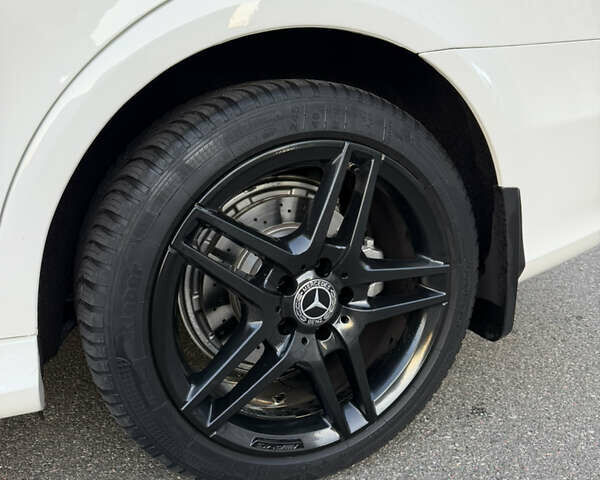 Белый Мерседес Е-Класс, объемом двигателя 3.5 л и пробегом 135 тыс. км за 23300 $, фото 5 на Automoto.ua