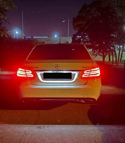 Білий Мерседес Е-Клас, об'ємом двигуна 2.14 л та пробігом 230 тис. км за 17500 $, фото 1 на Automoto.ua