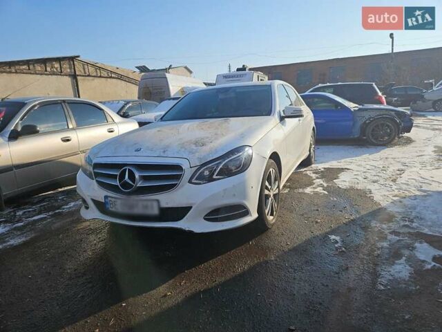 Белый Мерседес Е-Класс, объемом двигателя 2.2 л и пробегом 180 тыс. км за 11000 $, фото 3 на Automoto.ua