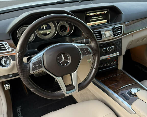 Белый Мерседес Е-Класс, объемом двигателя 3.5 л и пробегом 135 тыс. км за 23300 $, фото 16 на Automoto.ua