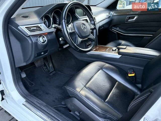 Мерседес Е-Клас 2014 у Одесі на Automoto.ua Білий Мерседес Е-Клас, об'ємом двигуна 2.14 л та пробігом 270 тис. км за 19500 $, фото 5 на Automoto.ua