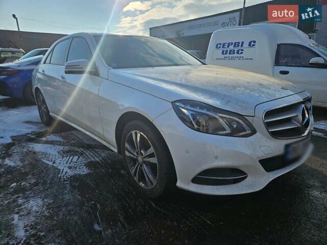 Белый Мерседес Е-Класс, объемом двигателя 2.2 л и пробегом 180 тыс. км за 11000 $, фото 2 на Automoto.ua