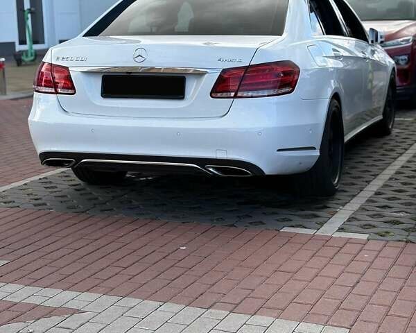 Білий Мерседес Е-Клас, об'ємом двигуна 2.14 л та пробігом 230 тис. км за 17500 $, фото 3 на Automoto.ua